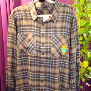 Torrid 3x dropped Shoulder,Grey with turquoise plaid button front.